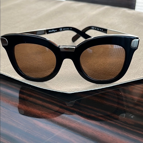 Salvatore Ferragamo Black and Gold Oversized Sunglasses - Picture 3 of 10